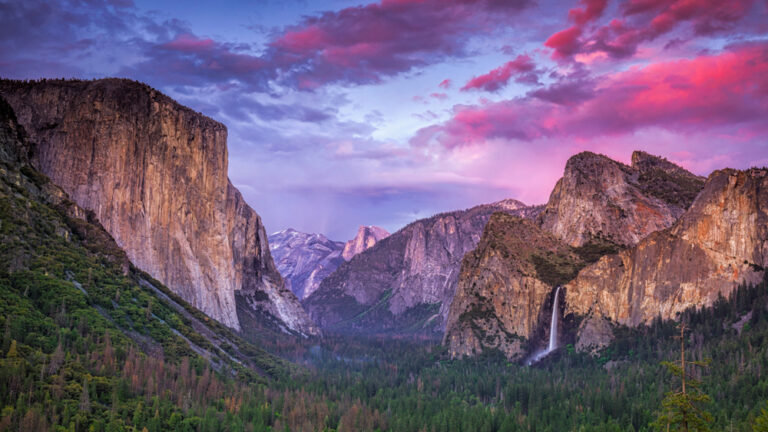 a view of Yosemite Valley and Yosemite National Park
