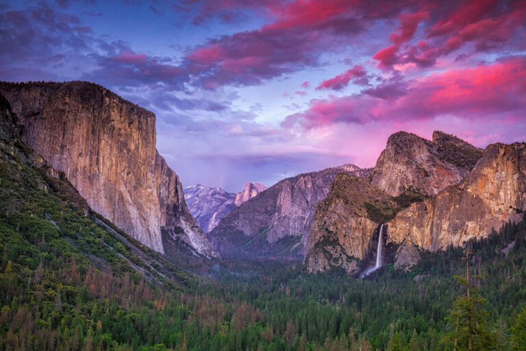 a view of Yosemite Valley and Yosemite National Park