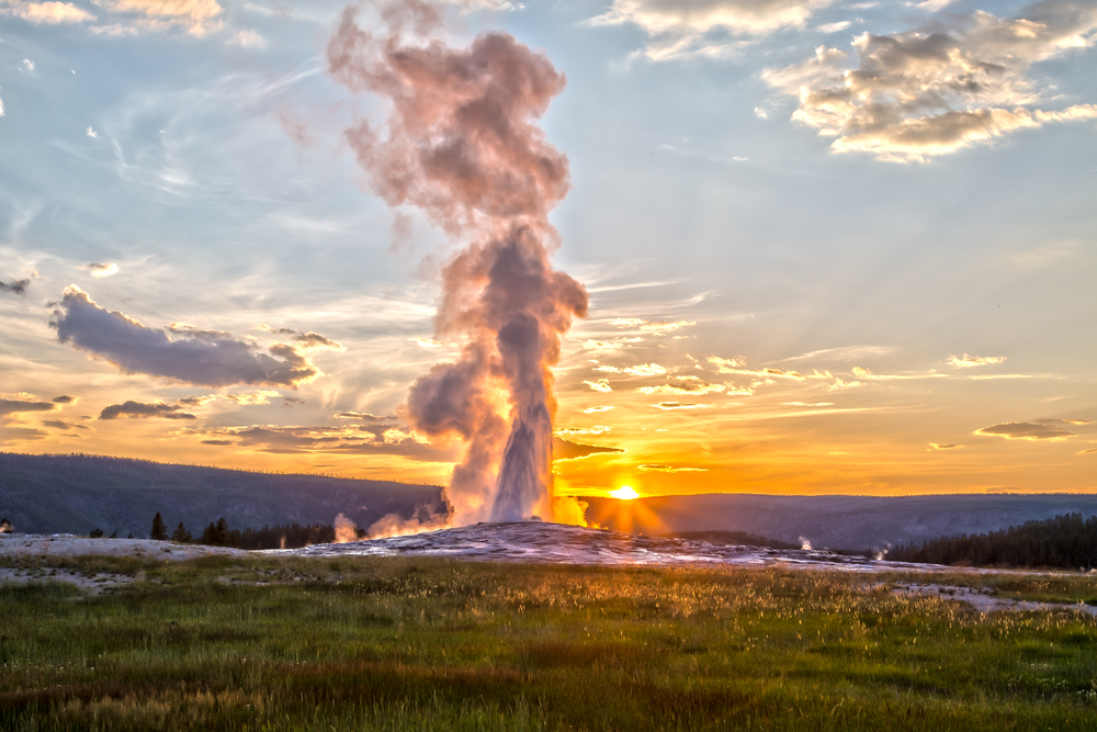 Old Faithful geyser at Yellowstone National Park