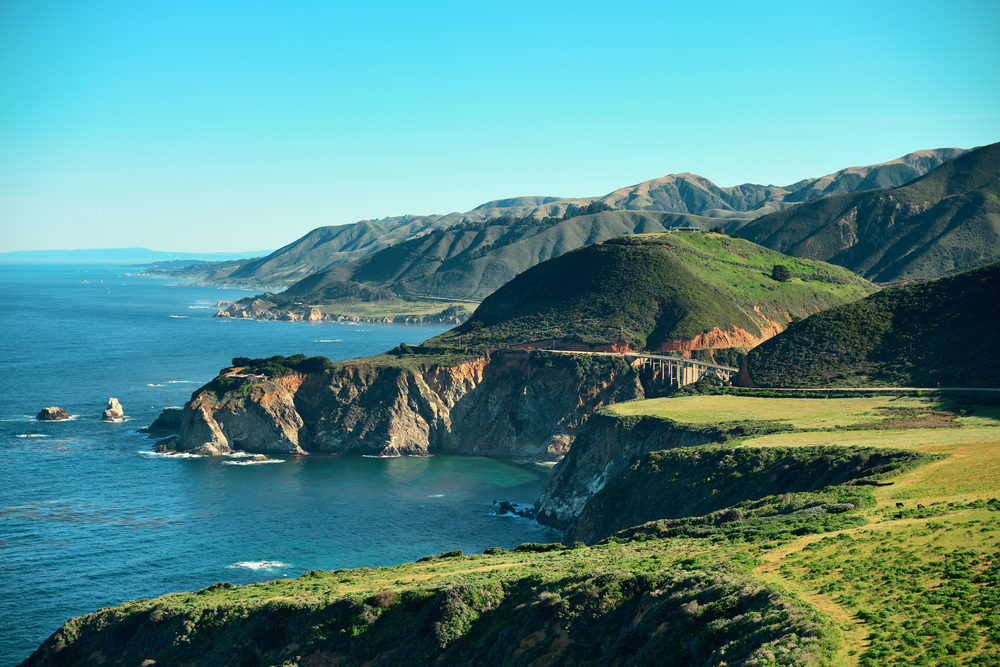 cliffs and ocean in Big Sur