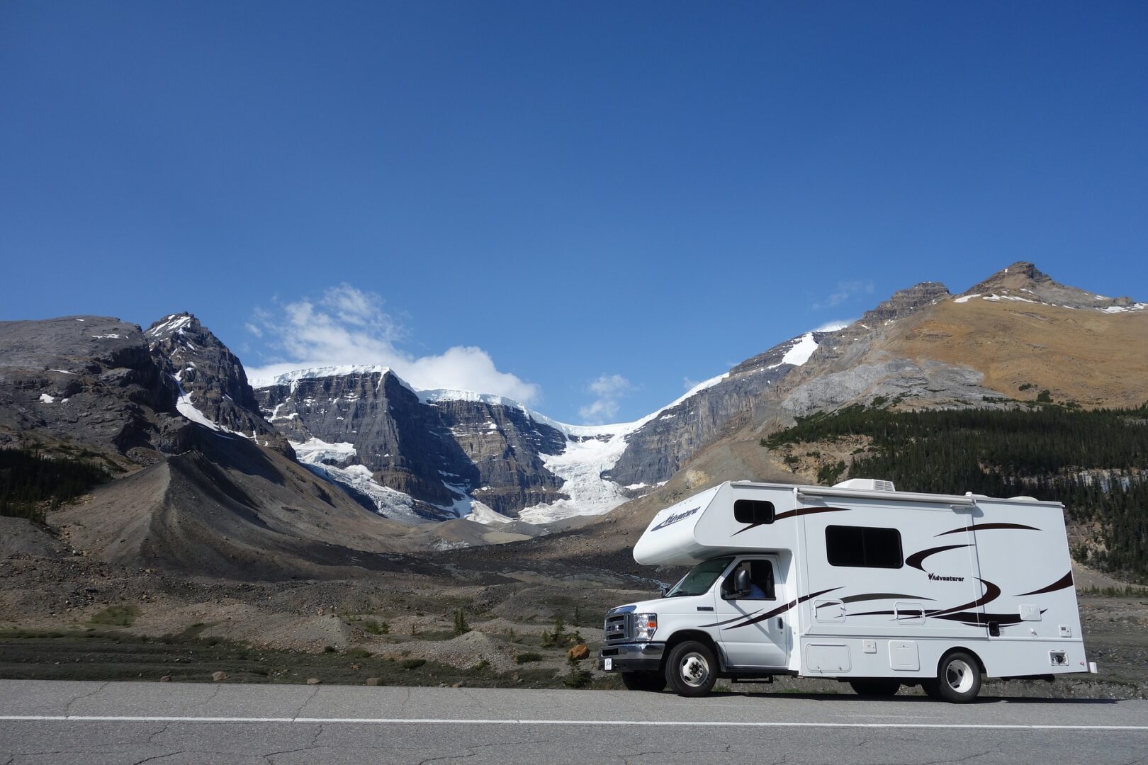 RV driving in the mountains