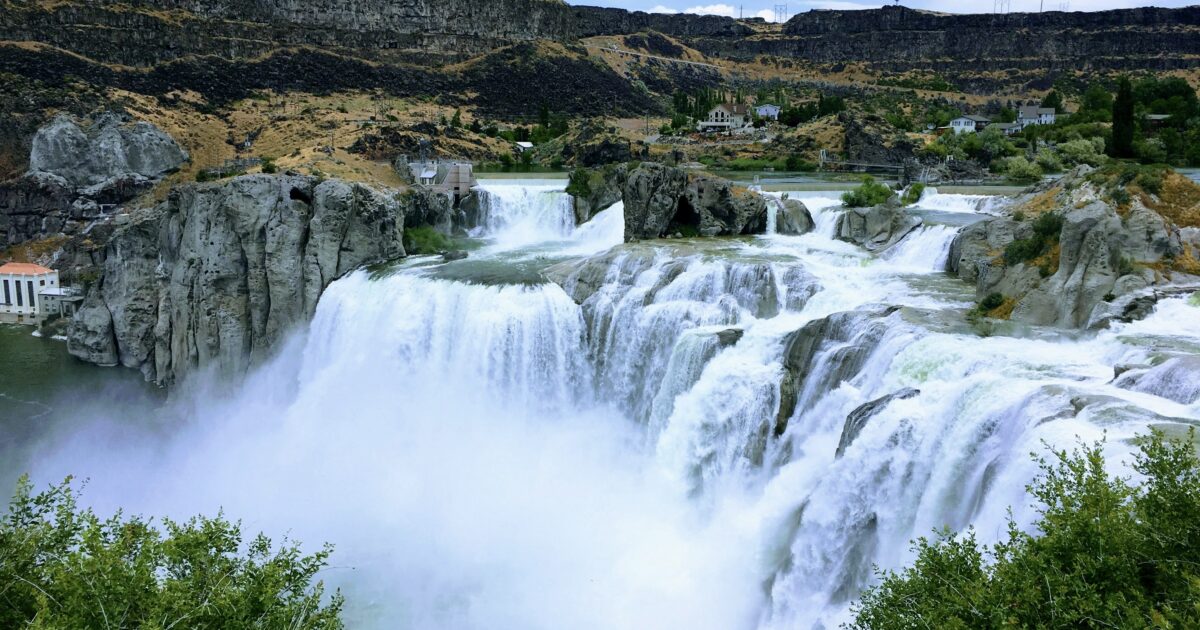 Shoshone Falls, one of the best Idaho landmarks