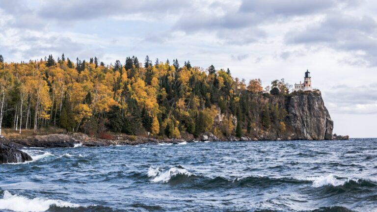 Split Rock Lighthouse, one of the best Minnesota landmarks