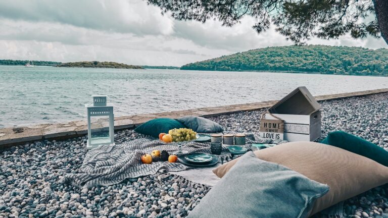 Glamping picnic at the beach