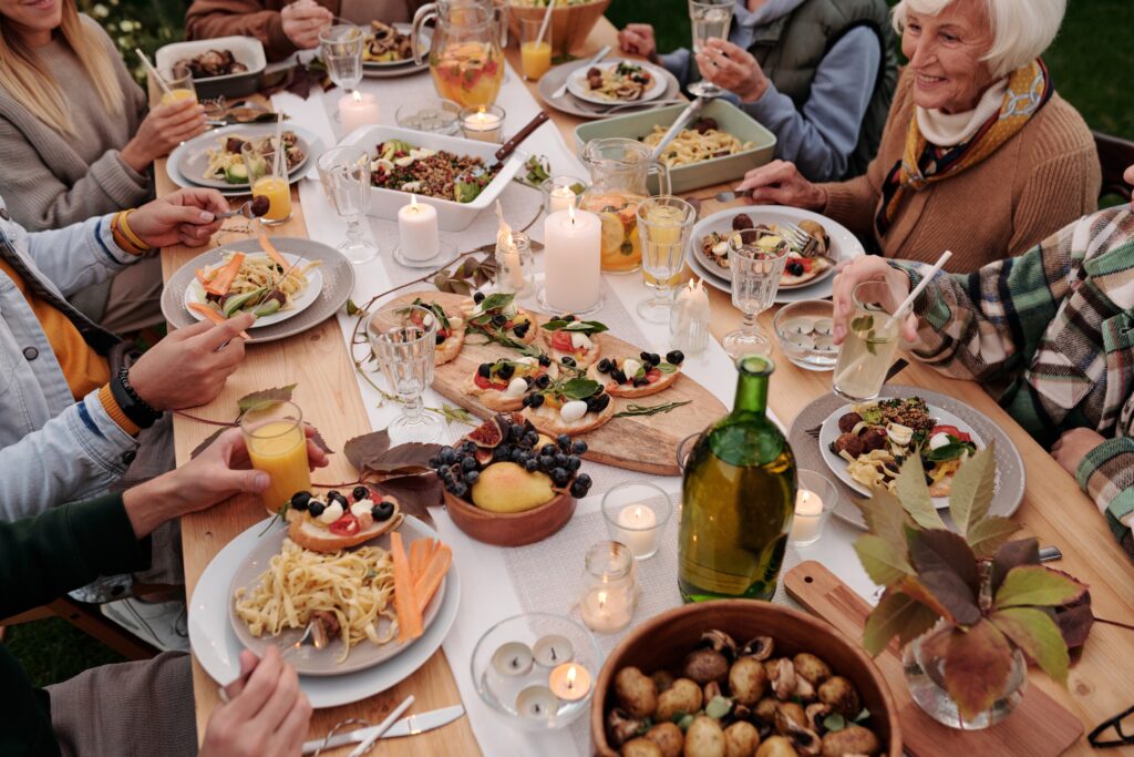 Thanksgiving table 