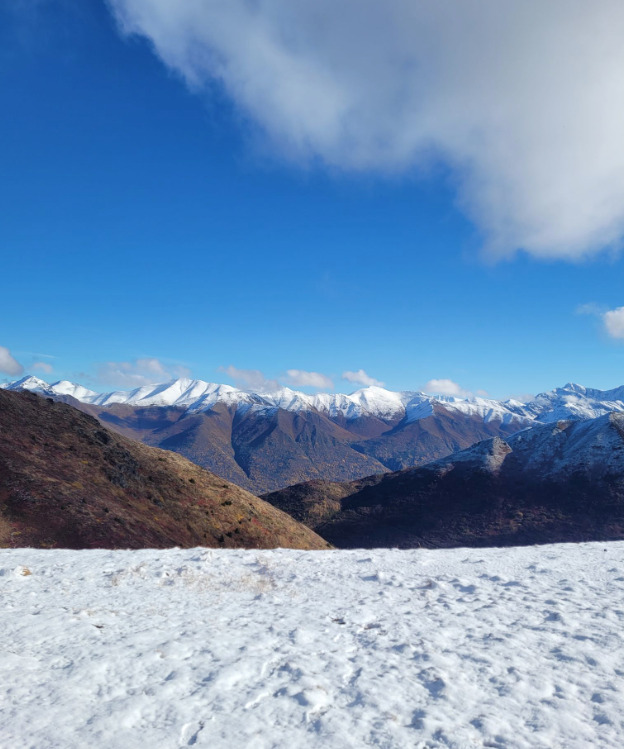 scenic mountain views from the Rendezvous Peak Trail