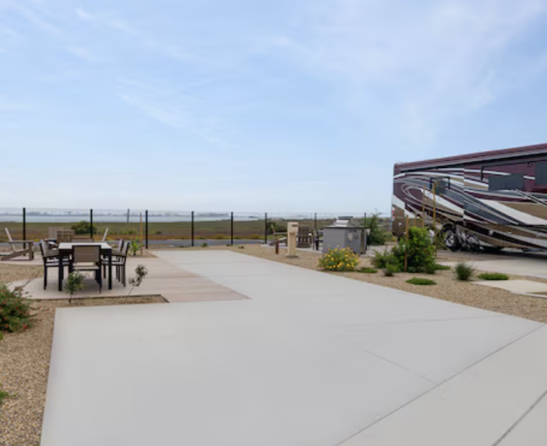 Elite Full Hookup RV Site at Sun Outdoors San Diego Bay