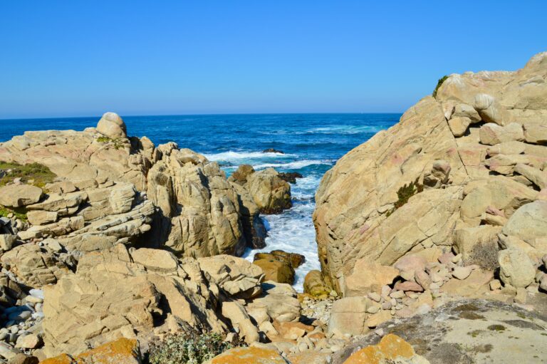 Waves crashing against rocks in San Jose, CA