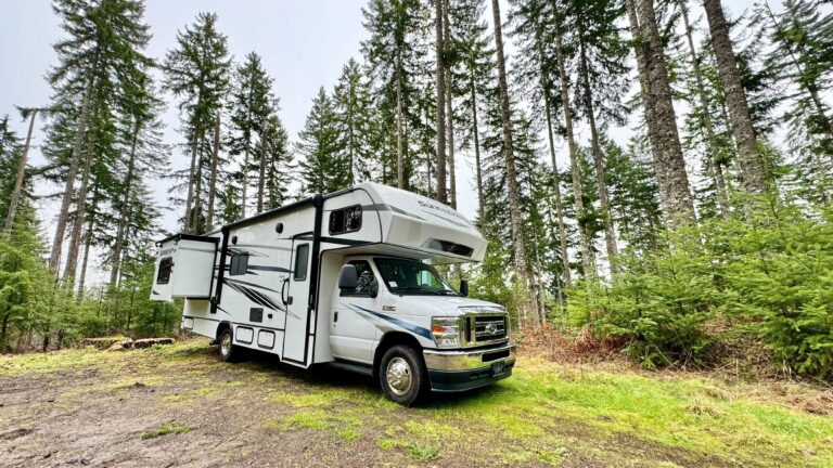 Photo of RV from RV owner listing their rv for rent on RVshare