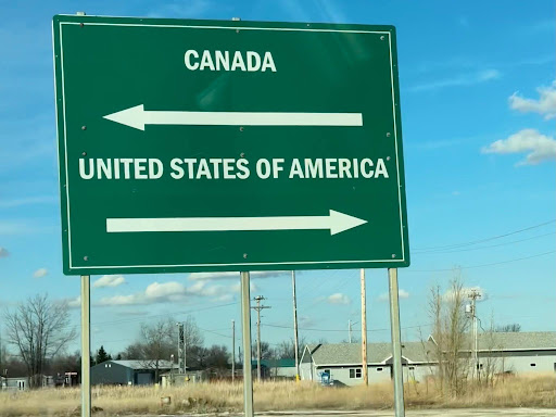 Sign right before you get to the border between the USA and Canada